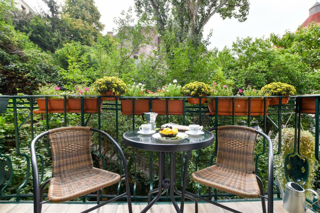 Christine Apartment Close To The Buda Castle Budapest Bagian luar foto