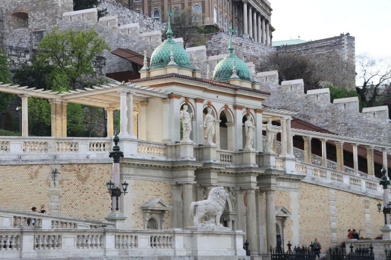 Christine Apartment Close To The Buda Castle Budapest Bagian luar foto